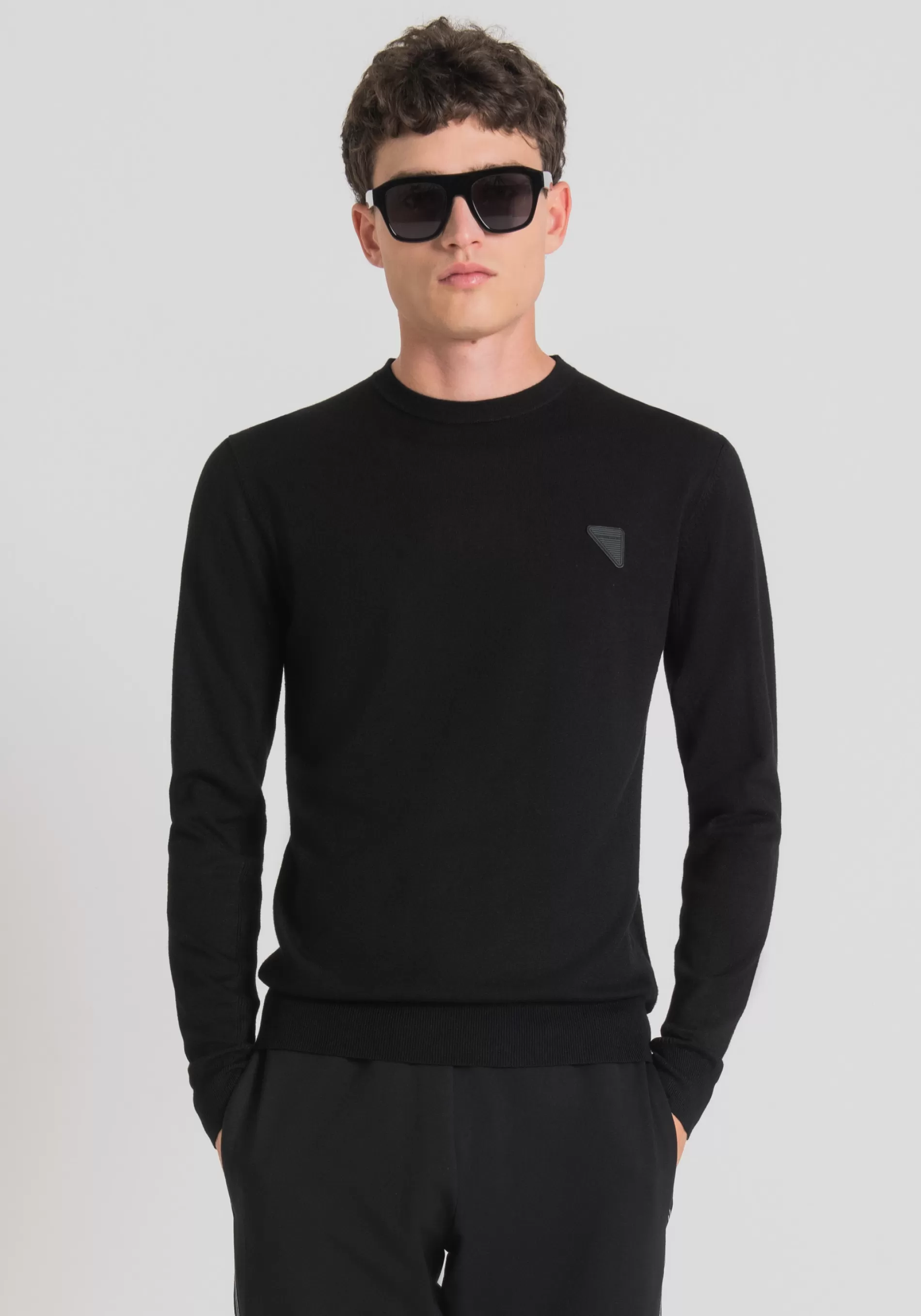 Outlet CREW-NECK SLIM FIT SWEATER IN STRETCH SHAVED VISCOSE YARN WITH LOGO PATCH Knitwear