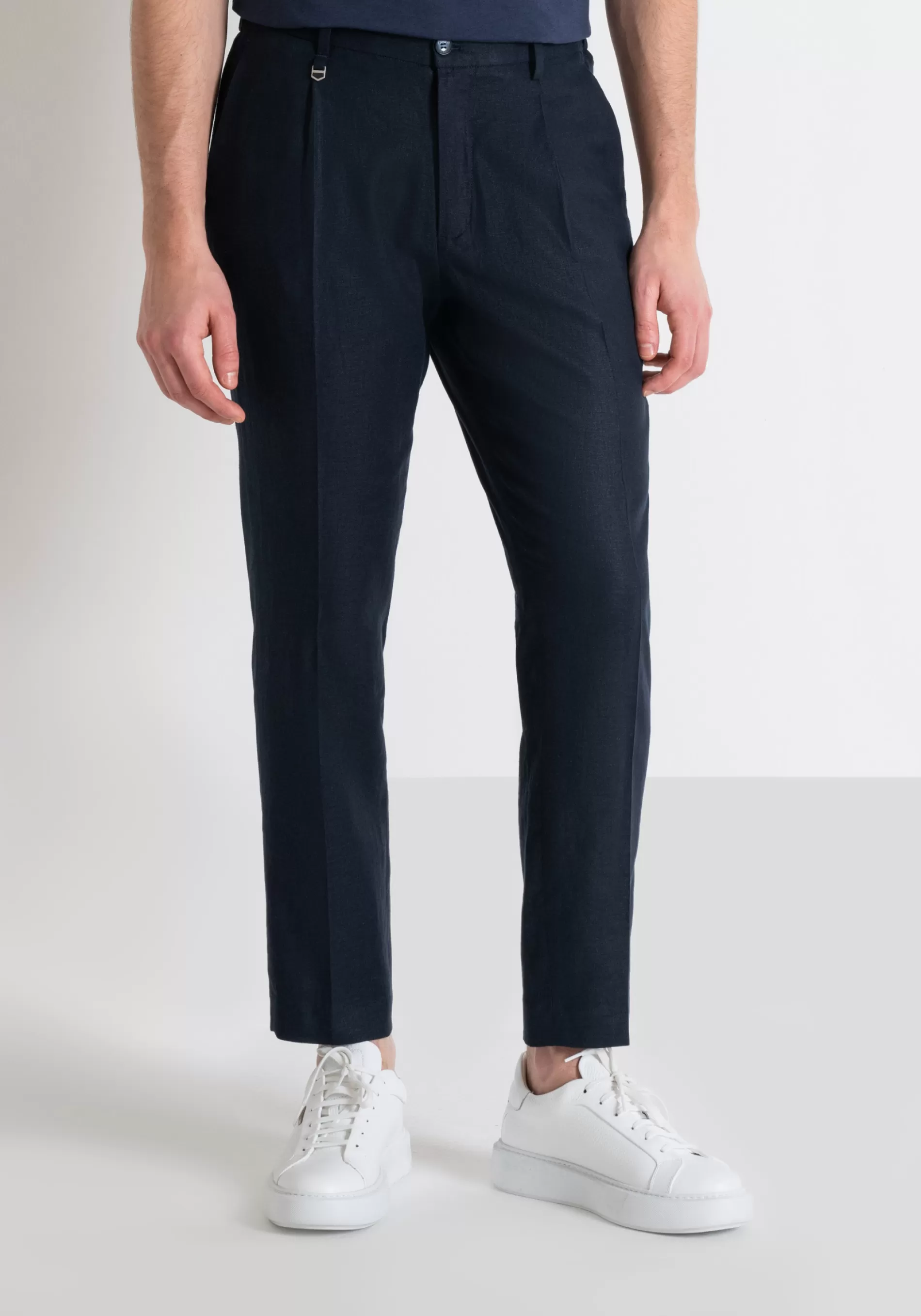 Best Sale GUSTAF CARROT FIT TROUSERS IN LINEN VISCOSE BLEND FABRIC Trousers