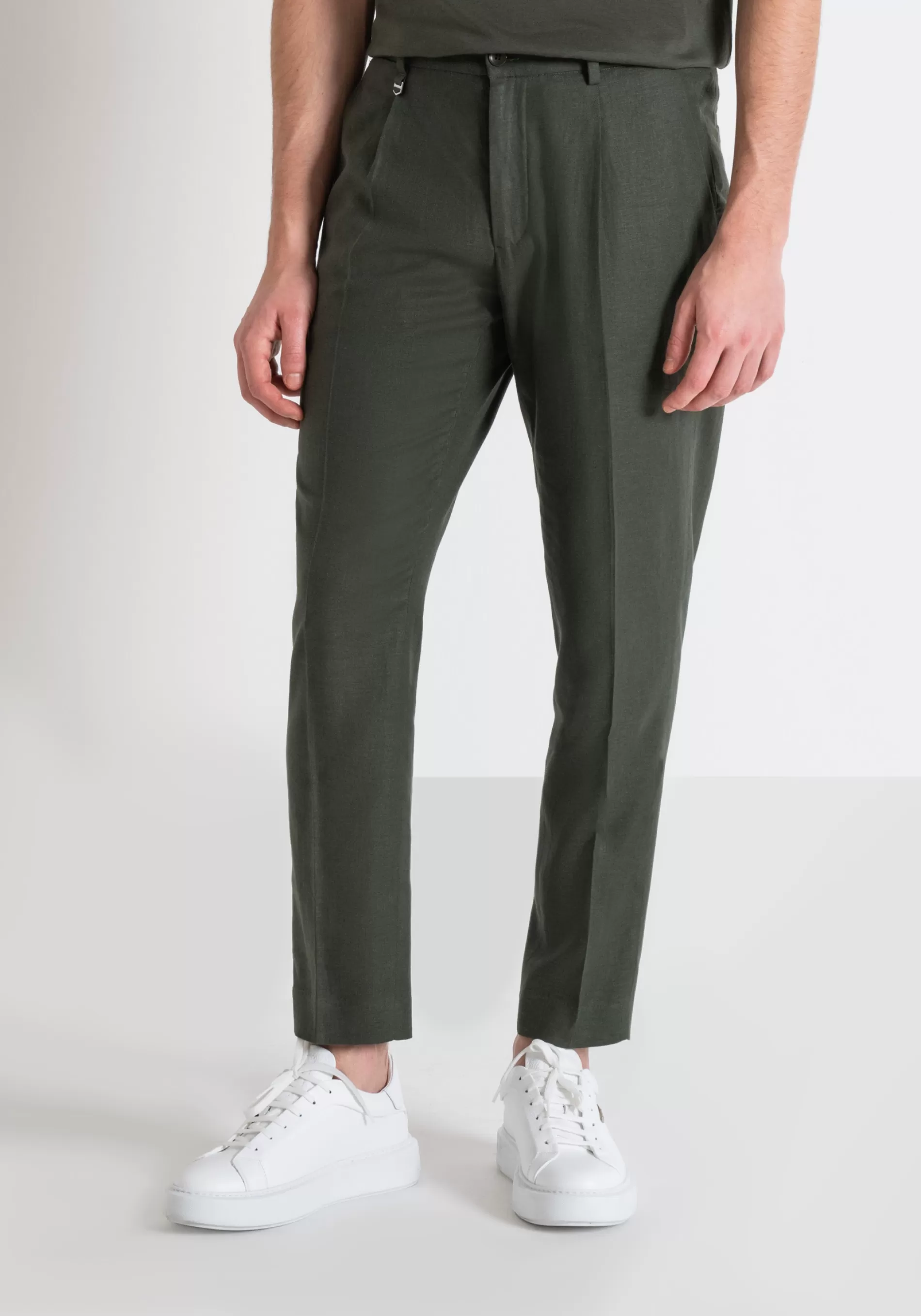 Outlet GUSTAF CARROT FIT TROUSERS IN LINEN VISCOSE BLEND FABRIC Trousers