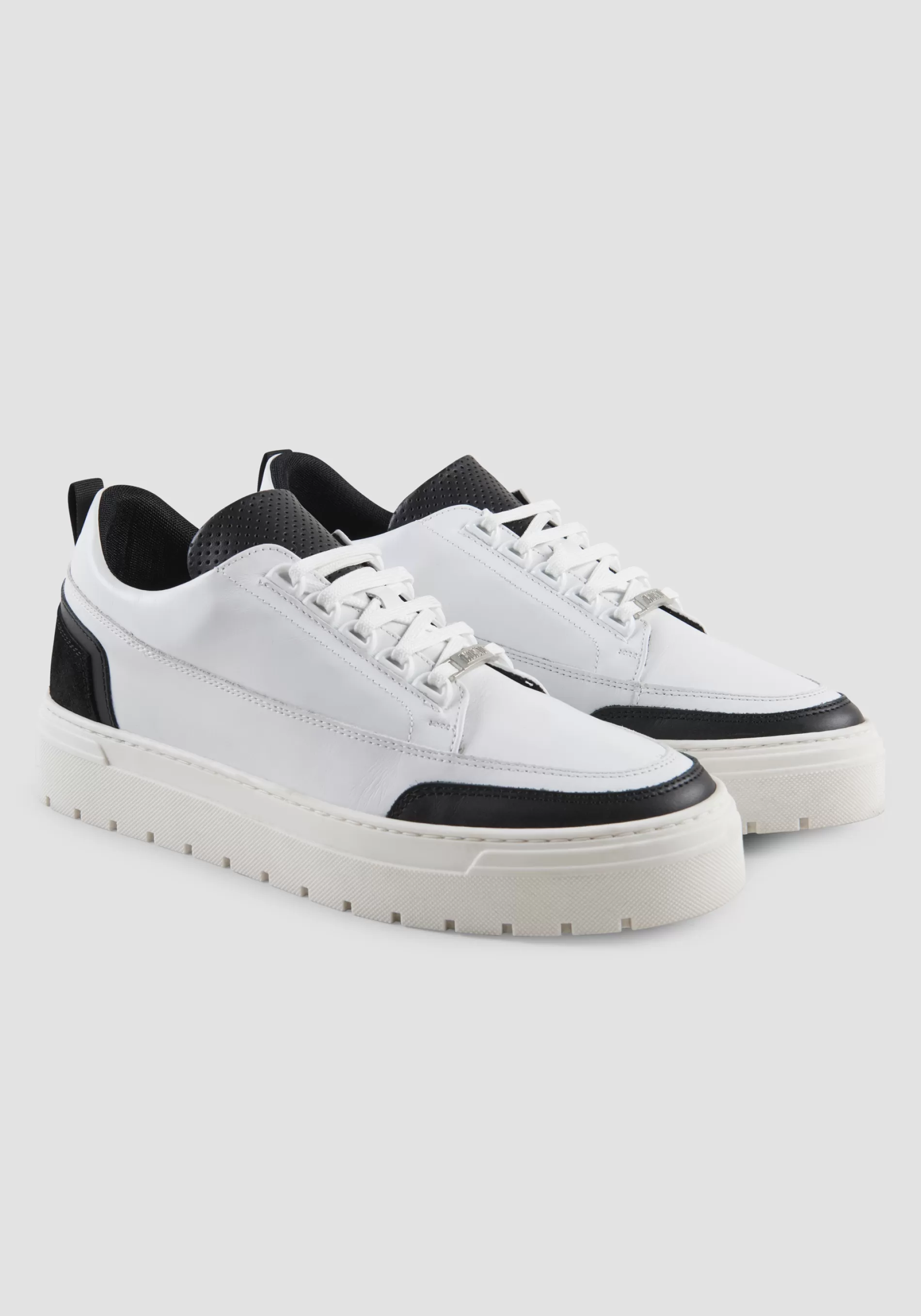 Best Sale "FLINT EYELET" LOW-TOP SNEAKERS IN LEATHER Sneakers