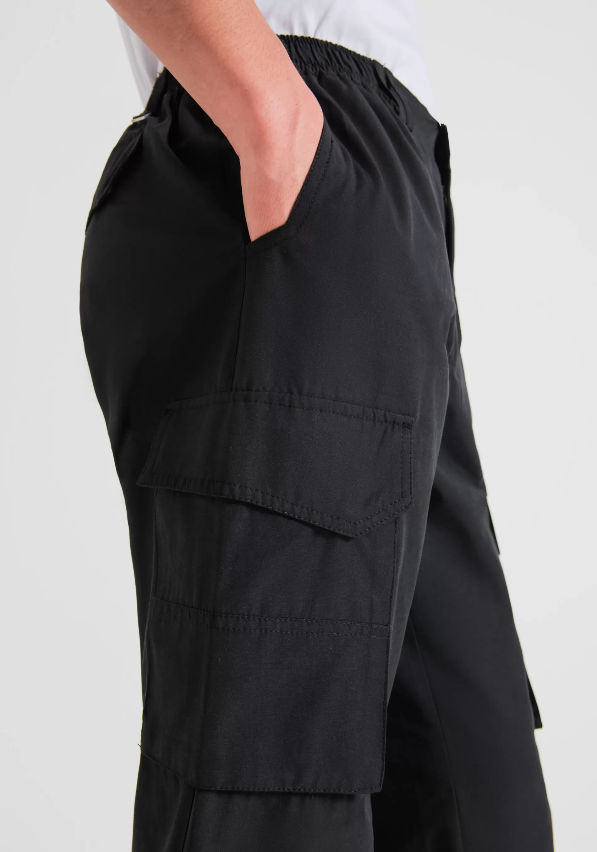 Store REGULAR FIT CARGO TROUSERS IN COTTON BLEND WITH ELASTICATED WAISTBAND AND VELCRO CLOSURE AT THE BOTTOM Trousers